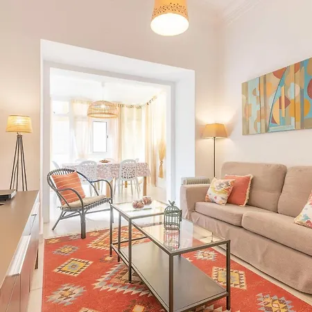 Alm- Spacious. Sunny. Patio. Quiet Area. Fast Wifi *
