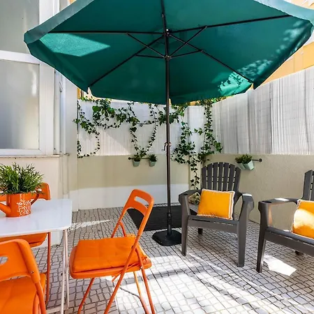 Alm- Spacious. Sunny. Patio. Quiet Area. Fast Wifi *