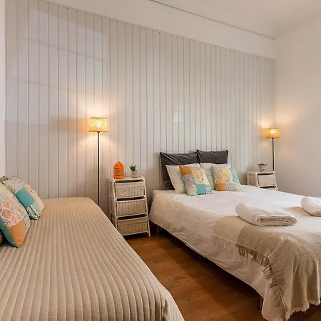Apartamento Alm- Spacious. Sunny. Patio. Quiet Area. Fast Wifi Lisboa