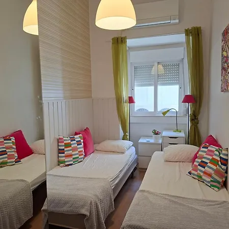 Alm- Spacious. Sunny. Patio. Quiet Area. Fast Wifi Appartement
