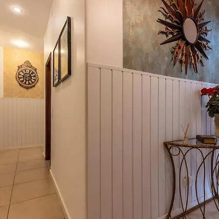 Alm- Spacious. Sunny. Patio. Quiet Area. Fast Wifi Lisboa