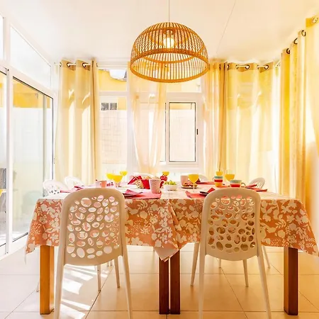 Alm- Spacious. Sunny. Patio. Quiet Area. Fast Wifi Lisboa