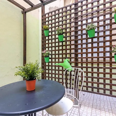 Alm- Spacious. Sunny. Patio. Quiet Area. Fast Wifi * Lisboa