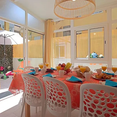 Alm- Spacious. Sunny. Patio. Quiet Area. Fast Wifi شقة *